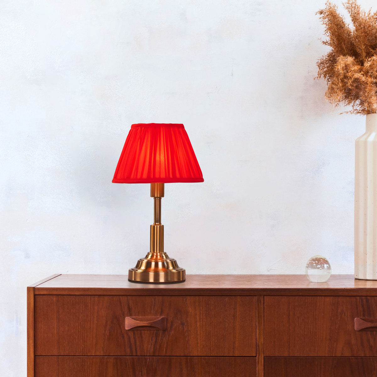 White Teak Sparring Table Lamp Gold and Red